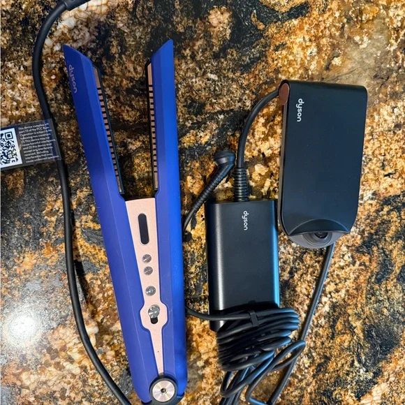 Dyson Blue Hair Straightener - Picture 4 of 5